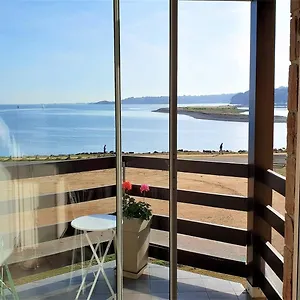 Belle Vue Sur 3 étoiles à - Ref 836 Appartement